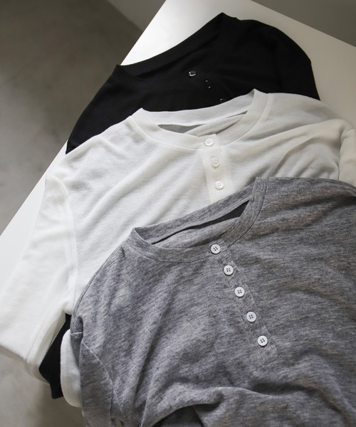 select MOCA（セレクトモカ）の「ヘンリーネックシアーロンT（Tシャツ/カットソー・レディース・ブラック/オフホワイト/グレー/グレイッシュベージュ/グレイッシュブルー・FREE/LARGE）」の20枚目の写真
