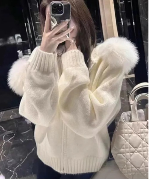 gossip！ロサンゼルス（ゴシップロサンゼルス）の「Y2K エコファー  ニット フード パーカー（パーカー・レディース・ブラック/グレー/オフホワイト/ブラウン/ピンク/ブルー・FREE）」の2枚目の写真