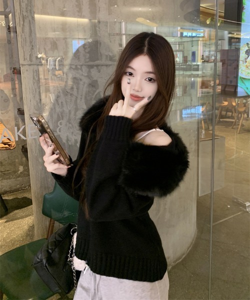 gossip！ロサンゼルス（ゴシップロサンゼルス）の「Y2K エコファー  ニット フード パーカー（パーカー・レディース・ブラック/グレー/オフホワイト/ブラウン/ピンク/ブルー・FREE）」の9枚目の写真