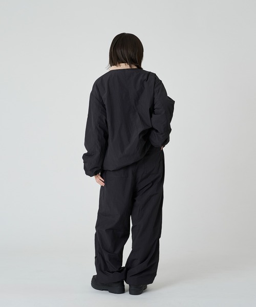 kutir（クティール）の「STAND NECK NYLON FLEECE  BLOUSON/スタンドネックナイロンフリースブルゾン（ブルゾン・メンズ・ブラック/ネイビー/グレイッシュベージュ・MEDIUM/LARGE）」の7枚目の写真