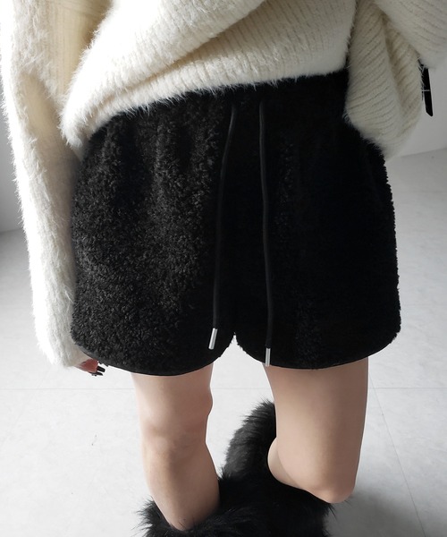 me+em select（ミームセレクト）の「【 ２color 】ハイウエストボアショートパンツ ／ highwaist boa short pants（その他パンツ・レディース・アイボリー/ブラック・FREE）」の16枚目の写真
