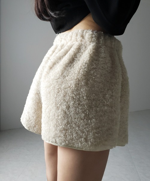 me+em select（ミームセレクト）の「【 ２color 】ハイウエストボアショートパンツ ／ highwaist boa short pants（その他パンツ・レディース・アイボリー/ブラック・FREE）」の5枚目の写真