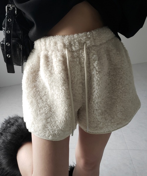 me+em select（ミームセレクト）の「【 ２color 】ハイウエストボアショートパンツ ／ highwaist boa short pants（その他パンツ・レディース・アイボリー/ブラック・FREE）」の8枚目の写真