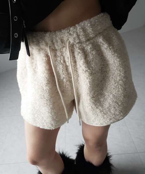 me+em select（ミームセレクト）の「【 ２color 】ハイウエストボアショートパンツ ／ highwaist boa short pants（その他パンツ・レディース・アイボリー/ブラック・FREE）」の11枚目の写真