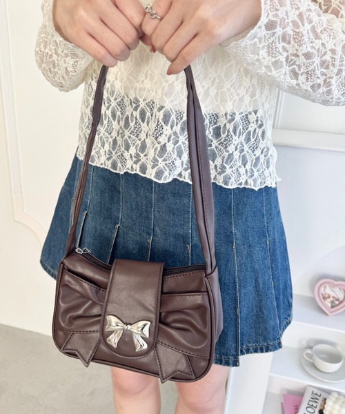 Loueme(ルエム)の「リボンモチーフホーボーバッグ(ショルダーバッグ・レディース・ブラック/ブラウン/シルバー/アイボリー・FREE)」の17枚目の写真