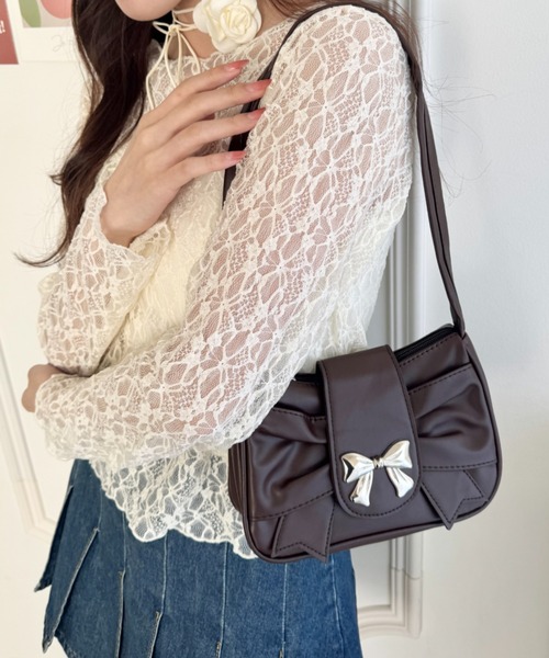 Loueme(ルエム)の「リボンモチーフホーボーバッグ(ショルダーバッグ・レディース・ブラック/ブラウン/シルバー/アイボリー・FREE)」の16枚目の写真