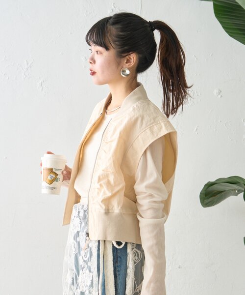 CIAOPANIC TYPY（チャオパニックティピー）の「シャーリングクロップドMA-1ベスト（ベスト・レディース・オフホワイト/カーキ/ブラック・ONE SIZE）」の12枚目の写真