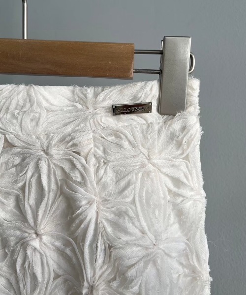 mellowneon（メロウネオン）の「フラワービスチェスカートセットアップ（ワンピース・レディース・アイボリー/ブラック・MEDIUM/SMALL）」の17枚目の写真