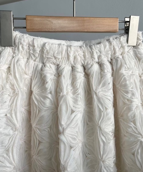 mellowneon（メロウネオン）の「フラワービスチェスカートセットアップ（ワンピース・レディース・アイボリー/ブラック・MEDIUM/SMALL）」の21枚目の写真