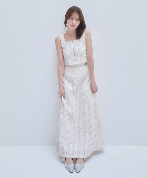 mellowneon（メロウネオン）の「フラワービスチェスカートセットアップ（ワンピース・レディース・アイボリー/ブラック・MEDIUM/SMALL）」の4枚目の写真