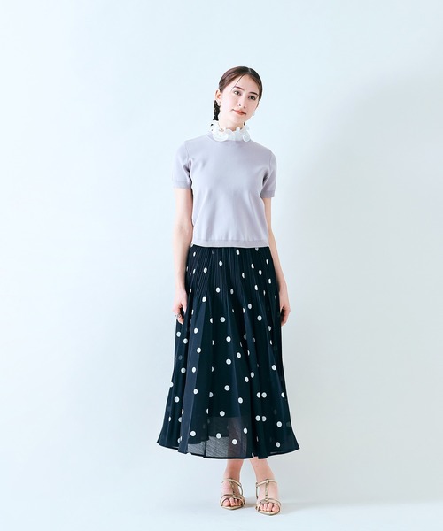 Audie a Muses（オーディアミューズ）の「フリル取り外し襟ニットプルオーバー（ニット/セーター・レディース・ブラック/オフホワイト/グレー・38/42）」の10枚目の写真