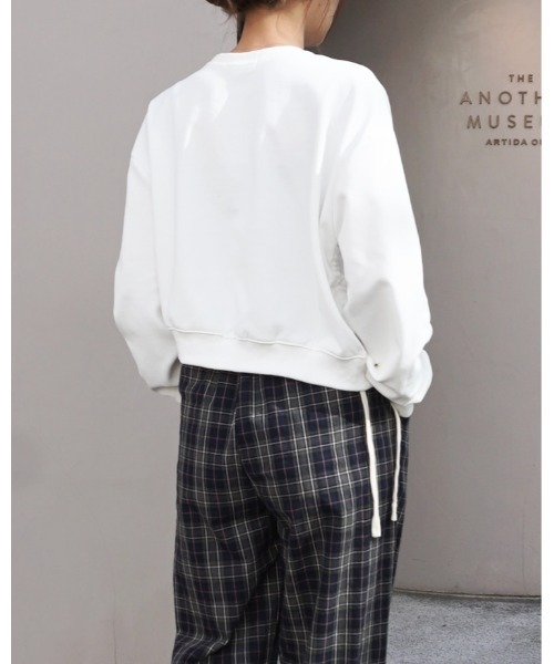 Alt due(オルトデュー)の「【Alt due/オルト デュー】刺繍アシンメトリープルオーバースウェット(スウェット・レディース・ライトグレー/アイボリー/グレー/ベージュ・FREE)」の12枚目の写真