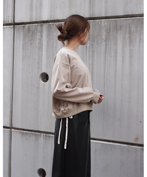 Alt due(オルトデュー)の「【Alt due/オルト デュー】刺繍アシンメトリープルオーバースウェット(スウェット・レディース・ライトグレー/アイボリー/グレー/ベージュ・FREE)」の8枚目の写真