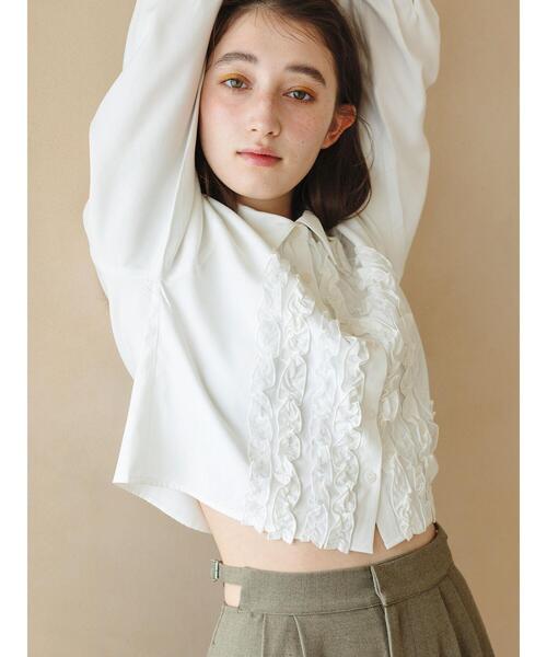 so4u(ソーフォーユー)の「フリルシャツ(シャツ/ブラウス・レディース・ホワイト/サックスブルー・F)」の8枚目の写真