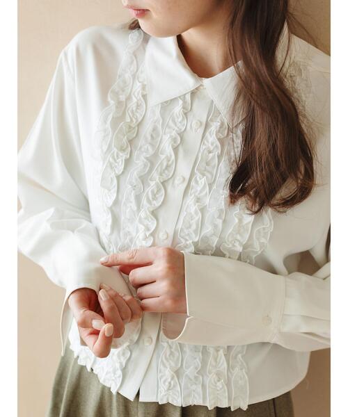 so4u(ソーフォーユー)の「フリルシャツ(シャツ/ブラウス・レディース・ホワイト/サックスブルー・F)」の7枚目の写真