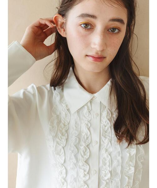 so4u(ソーフォーユー)の「フリルシャツ(シャツ/ブラウス・レディース・ホワイト/サックスブルー・F)」の6枚目の写真