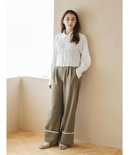 so4u(ソーフォーユー)の「フリルシャツ(シャツ/ブラウス・レディース・ホワイト/サックスブルー・F)」の4枚目の写真