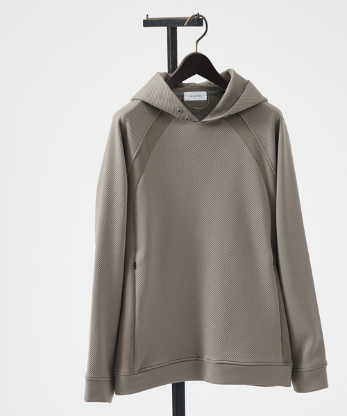 ABAHOUSE（アバハウス）の「【セットアップ対応】カルゼダンボール　プルオーバーパーカー（パーカー・メンズ・ライトグレー/カーキ/ブラック・46/44/48）」の3枚目の写真