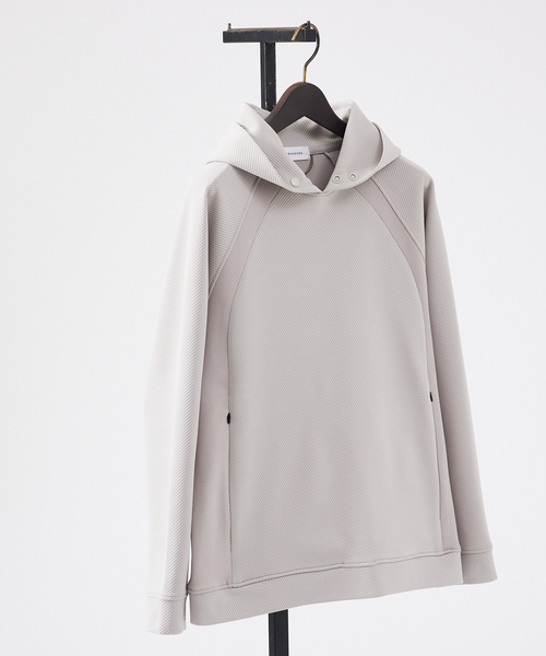 ABAHOUSE（アバハウス）の「【セットアップ対応】カルゼダンボール　プルオーバーパーカー（パーカー・メンズ・ライトグレー/カーキ/ブラック・46/44/48）」の13枚目の写真