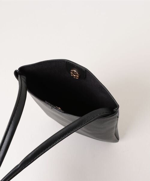 NOLITA LABORATORY（ノリータラボラトリー）の「【 NOLITA / ノリータ 】シンプルデザイン ヴィンテージブラック スマホケース ショルダーバッグ ミニ バッグ（ショルダーバッグ・レディース・ブラック・FREE）」の4枚目の写真