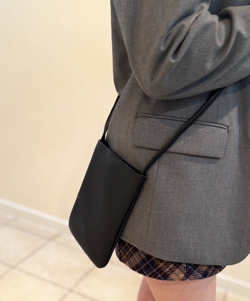 NOLITA LABORATORY（ノリータラボラトリー）の「【 NOLITA / ノリータ 】シンプルデザイン ヴィンテージブラック スマホケース ショルダーバッグ ミニ バッグ（ショルダーバッグ・レディース・ブラック・FREE）」の14枚目の写真