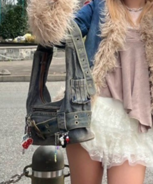 XU（エックスユー）の「【XU】denim eyelet belt bag（ショルダーバッグ・メンズ・ブルー・ONE SIZE）」の12枚目の写真