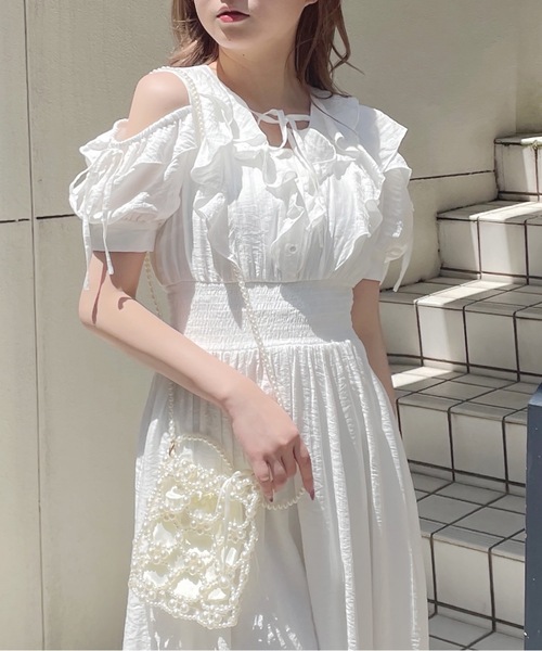 one way(ワンウェイ)の「楊柳と花柄ラッフルワンピース(ワンピース・レディース・ベージュ系その他/ホワイト系その他/ホワイト/ブラック・FREE)」の6枚目の写真