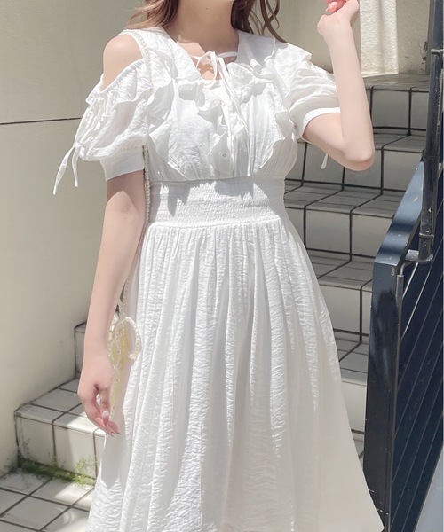 one way(ワンウェイ)の「楊柳と花柄ラッフルワンピース(ワンピース・レディース・ベージュ系その他/ホワイト系その他/ホワイト/ブラック・FREE)」の7枚目の写真