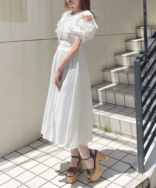 one way(ワンウェイ)の「楊柳と花柄ラッフルワンピース(ワンピース・レディース・ベージュ系その他/ホワイト系その他/ホワイト/ブラック・FREE)」の10枚目の写真