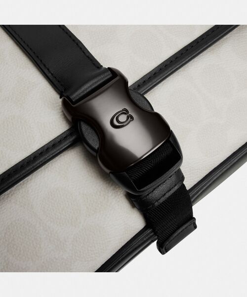 COACH（コーチ）の「リーグ メッセンジャー バッグ・シグネチャー