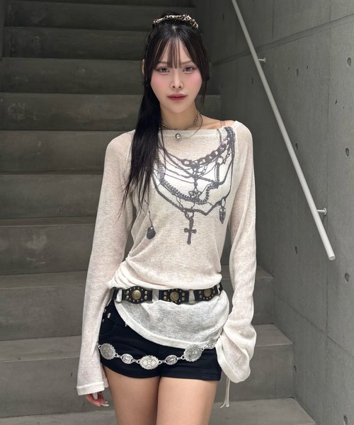 ZIPPER CLUB(ZIPPER CLUB ジッパークラブ)の「オフショルダーシアーデザインニット(ニット/セーター・レディース・ホワイト/ブラック・SMALL/MEDIUM/LARGE)」の13枚目の写真