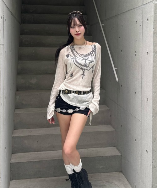 ZIPPER CLUB(ZIPPER CLUB ジッパークラブ)の「オフショルダーシアーデザインニット(ニット/セーター・レディース・ホワイト/ブラック・SMALL/MEDIUM/LARGE)」の15枚目の写真