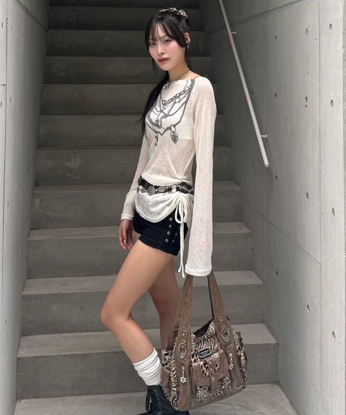 ZIPPER CLUB(ZIPPER CLUB ジッパークラブ)の「オフショルダーシアーデザインニット(ニット/セーター・レディース・ホワイト/ブラック・SMALL/MEDIUM/LARGE)」の17枚目の写真