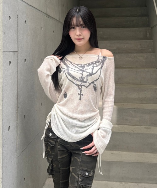 ZIPPER CLUB(ZIPPER CLUB ジッパークラブ)の「オフショルダーシアーデザインニット(ニット/セーター・レディース・ホワイト/ブラック・SMALL/MEDIUM/LARGE)」の14枚目の写真