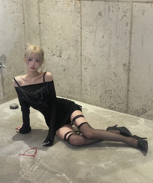 ZIPPER CLUB(ZIPPER CLUB ジッパークラブ)の「オフショルダーシアーデザインニット(ニット/セーター・レディース・ホワイト/ブラック・SMALL/MEDIUM/LARGE)」の21枚目の写真
