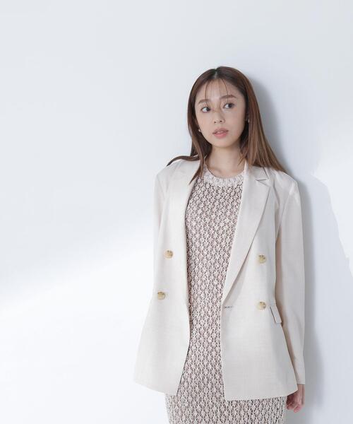 NATURAL BEAUTY BASIC(ナチュラルビューティーベーシック)の「◇ライトボクシーダブルジャケット(テーラードジャケット・レディース・ベージュ/ネイビー/キャメル・SMALL/MEDIUM)」の2枚目の写真