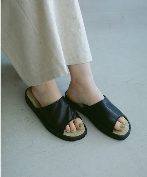 CASA FLINE(カーサフライン)の「【Liberato】畳サンダル(サンダル・レディース・ブラック・X-SMALL/SMALL)」の1枚目の写真