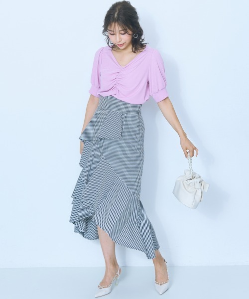 marun（マルン）の「＜大きいサイズ＞ハートネックデザイントップス marun（Tシャツ/カットソー・レディース・ピンク/ダークネイビー・3L/4L/5L/L/LL）」の4枚目の写真