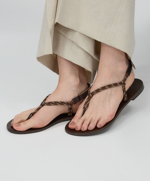 NICOLAS LAINAS(ニコラスライナス)の「【NICOLAS LAINAS】ストラップサンダル(サンダル・レディース・レッド/ブラウン・38inch/37inch)」の1枚目の写真