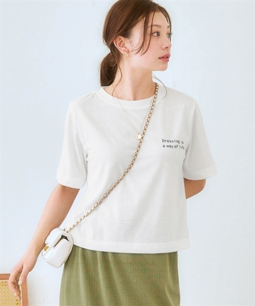 nissen（ニッセン）の「綿１００％クロップド丈ロゴＴシャツ(接触冷感)（Tシャツ/カットソー・レディース・ブルー/オフホワイト/ブラック・LL/S/M/L）」の4枚目の写真