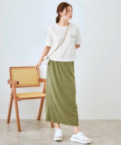 nissen（ニッセン）の「綿１００％クロップド丈ロゴＴシャツ(接触冷感)（Tシャツ/カットソー・レディース・ブルー/オフホワイト/ブラック・LL/S/M/L）」の5枚目の写真