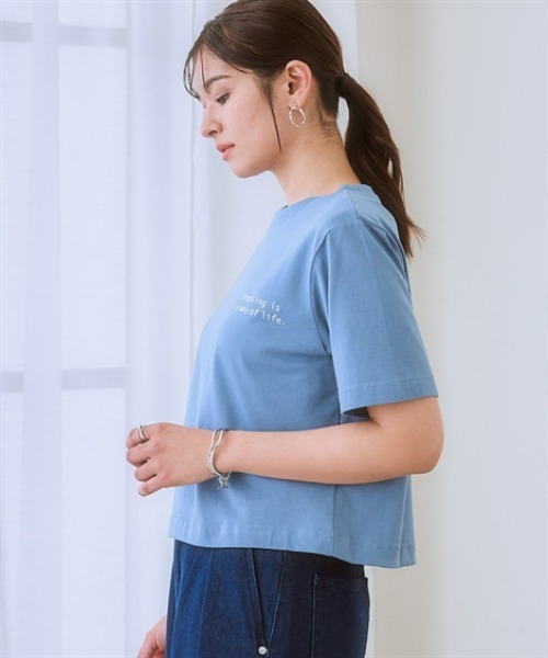 nissen（ニッセン）の「綿１００％クロップド丈ロゴＴシャツ(接触冷感)（Tシャツ/カットソー・レディース・ブルー/オフホワイト/ブラック・LL/S/M/L）」の11枚目の写真