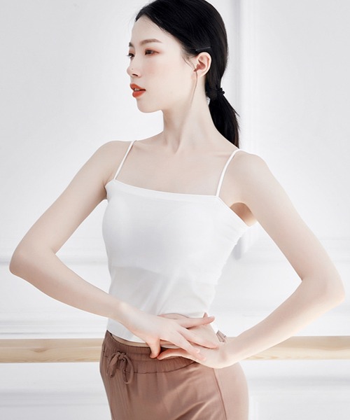 Lace Ladies(レースレディース)の「ストレート ライン カップ付き ベーシック キャミソール(キャミソール・レディース・ベージュ/ピンク/ホワイト/ブラック/グレー・FREE)」の2枚目の写真