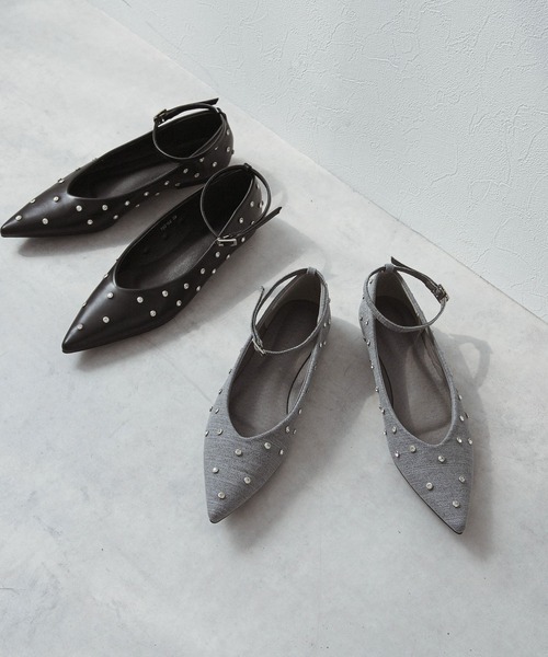 bohmal(ボマール)の「スタッズポインテッドストラップパンプス(パンプス・レディース・グレー/ブラック・24.5cm/24cm/23.5cm/23cm)」の1枚目の写真