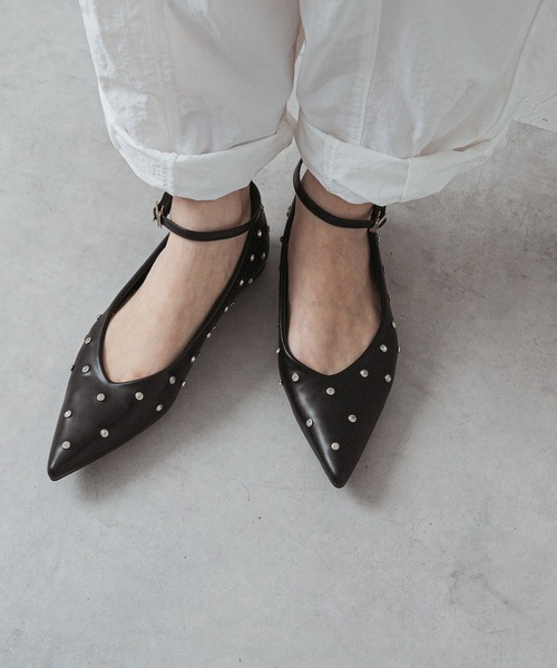 bohmal(ボマール)の「スタッズポインテッドストラップパンプス(パンプス・レディース・グレー/ブラック・24.5cm/24cm/23.5cm/23cm)」の3枚目の写真