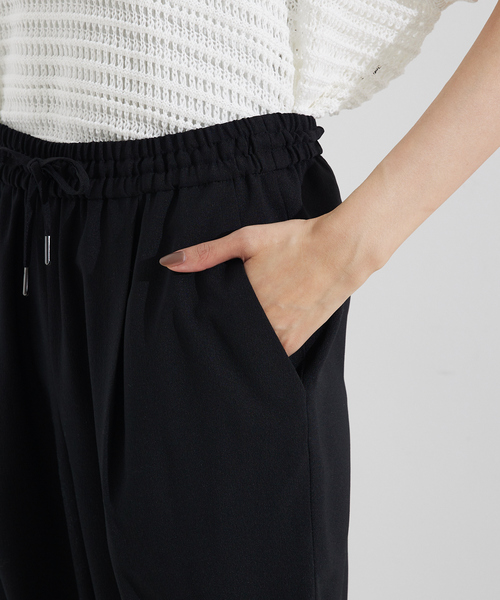 qualite（カリテ）の「バックサテンジョーゼットパンツ/オフィスカジュアル/夏服（スラックス・レディース・オフホワイト/イエロー系その他/ブラック・36/38/40/34）」の11枚目の写真