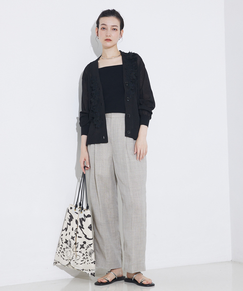 qualite（カリテ）の「boussole×qualite フラワーエンブロカーディガン（カーディガン/ボレロ・レディース・ブラック/オフホワイト・フリー）」の4枚目の写真