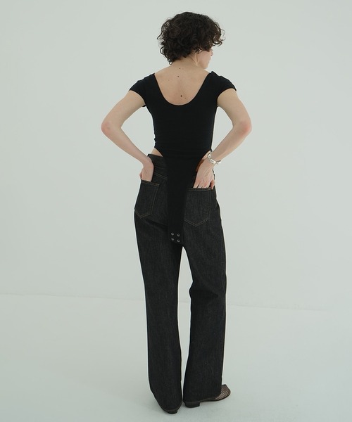 CLANE(クラネ)の「ROUND NECK HIGH CUT BODYSUITS(Tシャツ/カットソー・レディース・ブラック/ホワイト・1)」の15枚目の写真