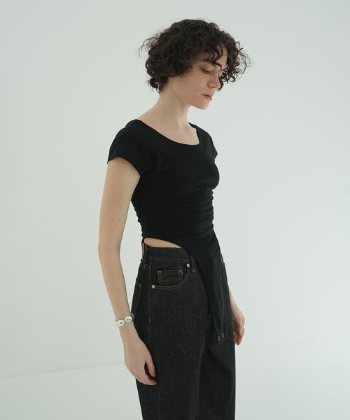CLANE(クラネ)の「ROUND NECK HIGH CUT BODYSUITS(Tシャツ/カットソー・レディース・ブラック/ホワイト・1)」の9枚目の写真