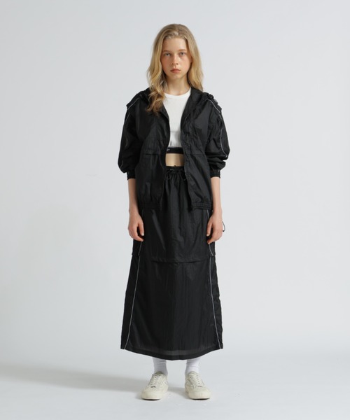 AVIREX(アヴィレックス)の「SHEER COLOR SCHEME HOODIE JACKET/シアーカラースキーム フーディージャケット(ナイロンジャケット・レディース・ブラック/アイボリー・F)」の17枚目の写真